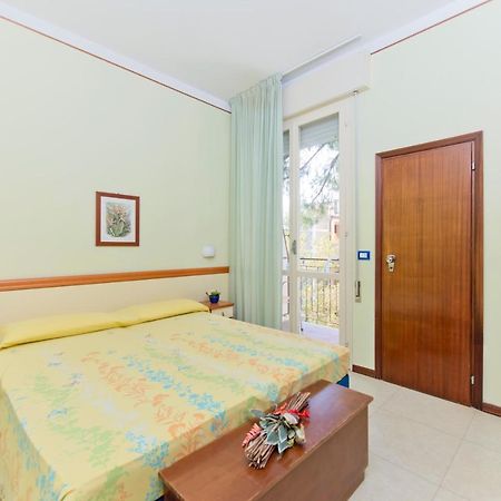 Hotel Sporting Pinarella Luaran gambar