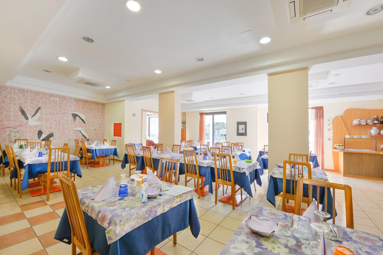 Hotel Sporting Pinarella Luaran gambar