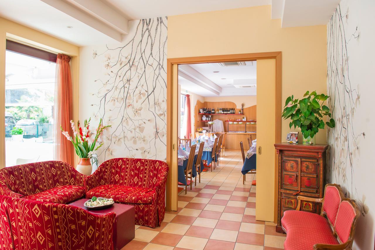 Hotel Sporting Pinarella Luaran gambar